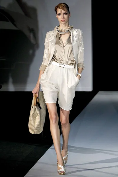 Look 25
